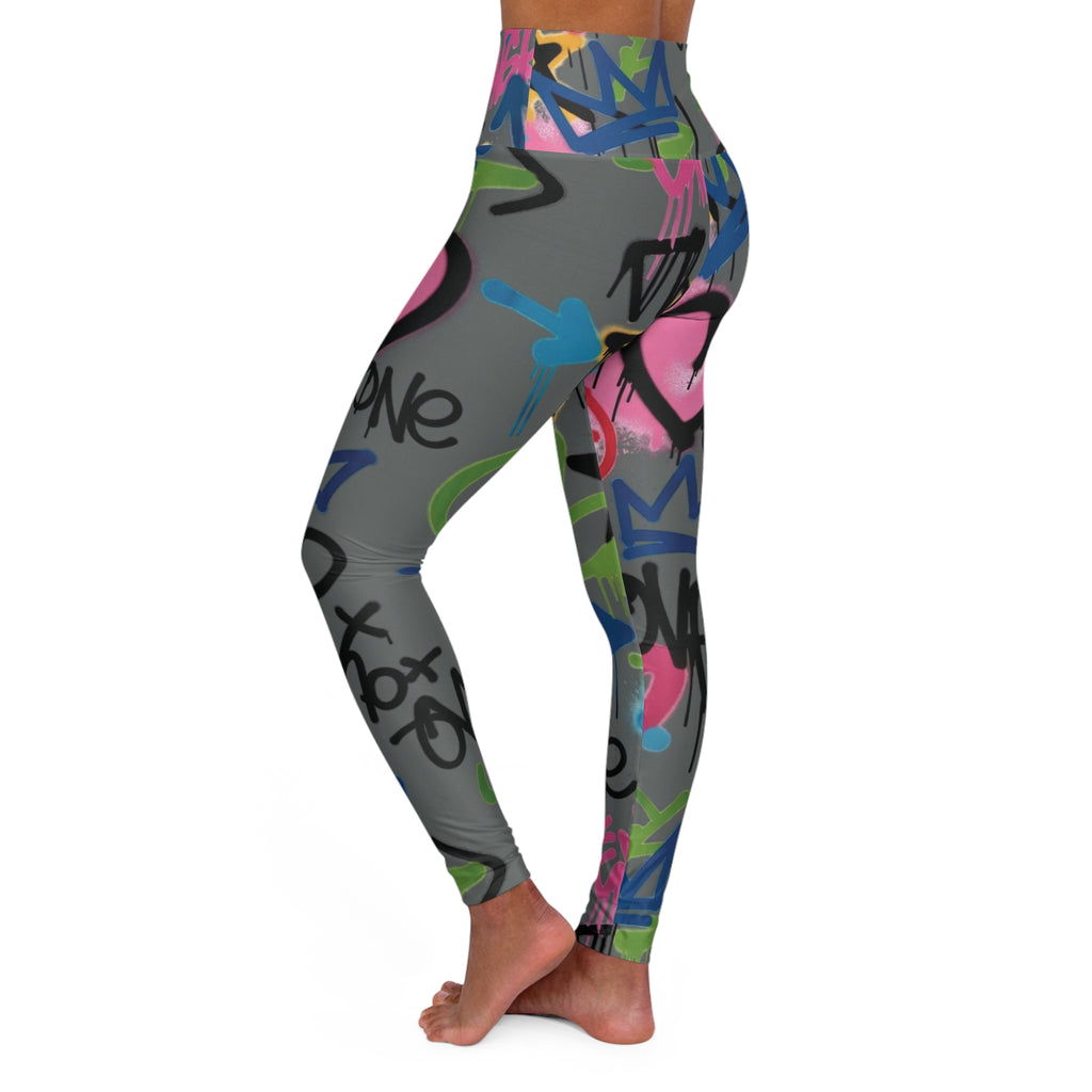 Dark Grey Graffiti Heart High-Waist Leggings — Colorful Street Art Print